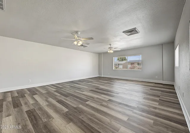 Photo 4 of Single family home for sale at 1005 W Danbury Rd, Phoenix, AZ 85023 | MLS# 7084504 | Listing updated on 2026-10-08