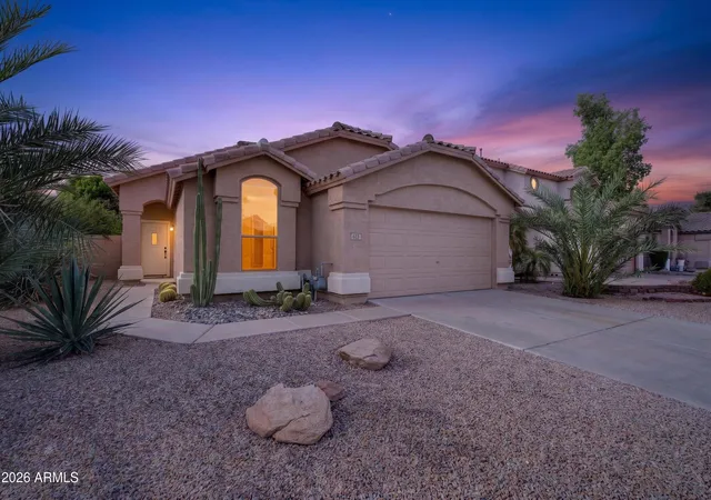 Photo 1 of Single family home for sale at 613 E Devon Dr, Gilbert, AZ 85296 | MLS# 7083922 | Listing updated on 2026-09-29
