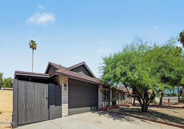 Photo 2 of Single family home for sale at 3008 W Gail Rd, Phoenix, AZ 85029 | MLS# 7084522 | Listing updated on 2026-10-08