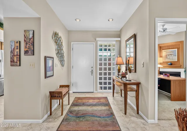 Listing Photo 3 - Condo for sale in building located at 902 W Glendale Ave, Phoenix, AZ 85021 - Unit #210