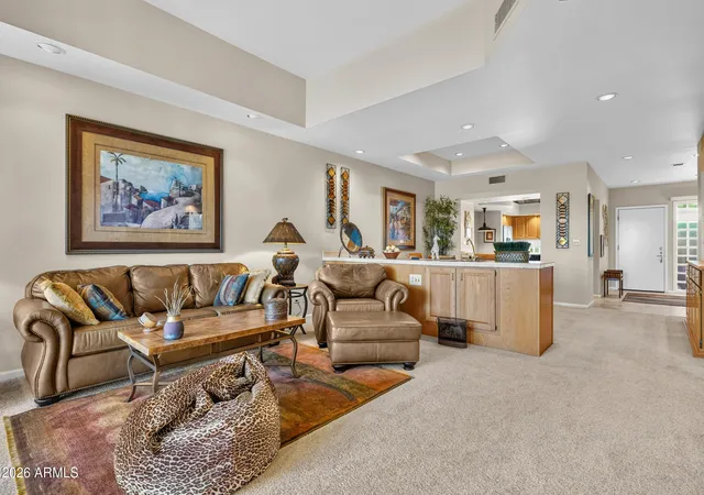 Listing Photo 5 - Condo for sale in building located at 902 W Glendale Ave, Phoenix, AZ 85021 - Unit #210
