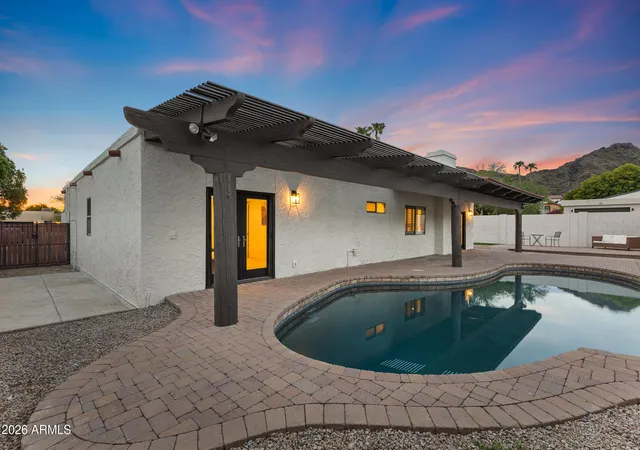 Photo 2 of Single family home for sale at 8423 N 16th Place, Phoenix, AZ 85020 | MLS# 7085326 | Listing updated on 2026-09-29