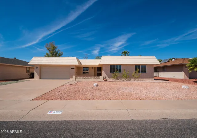 Single family home for sale at 9723 W Briarwood Cir, Sun City, AZ 85351 | MLS# 7084809