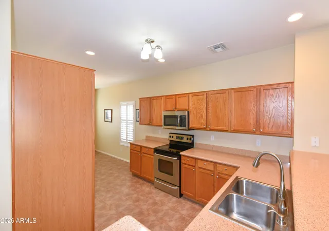 Photo 3 of Sale Pending at 186 W Saddle Way, San Tan Valley, AZ 85143 | MLS# 7085007 | Listing updated on 2026-10-09