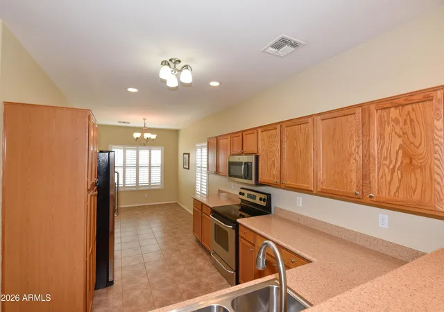 Photo 4 of Sale Pending at 186 W Saddle Way, San Tan Valley, AZ 85143 | MLS# 7085007 | Listing updated on 2026-10-09