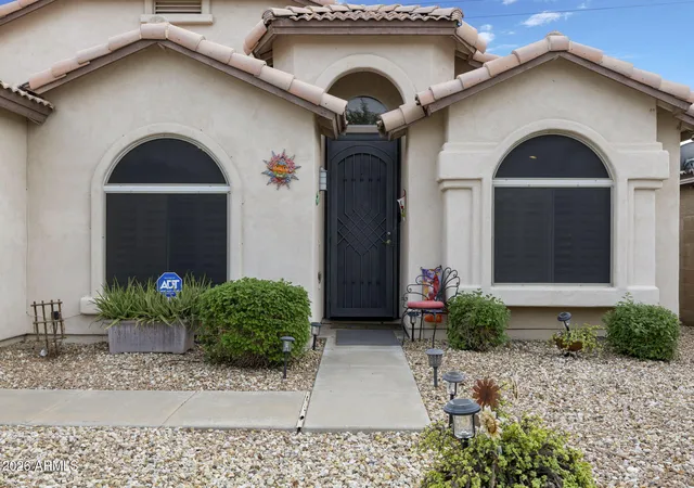 Photo 2 of Single family home for sale at 2011 E Renee Dr, Phoenix, AZ 85024 | MLS# 7085370 | Listing updated on 2026-10-02