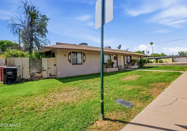 Photo 3 of Townhouse for sale at 6801 E Earll Dr, Scottsdale, AZ 85251 | MLS# 7085378 | Listing updated on 2026-09-25