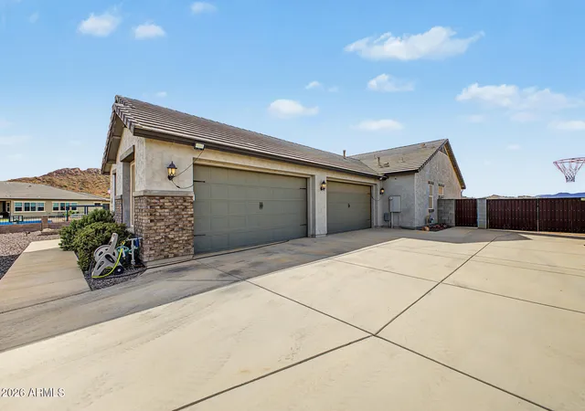 Photo 2 of Single family home for sale at 505 W Amherst St, San Tan Valley, AZ 85143 | MLS# 7085446 | Listing updated on 2026-10-08