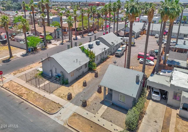 Photo 4 of Townhouse for sale at 2102 W Adams St, Phoenix, AZ 85009 | MLS# 7085334 | Listing updated on 2026-09-25