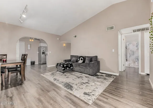 Townhouse for sale at 2511 W Willow Ave, Phoenix, AZ 85029 | MLS# 7085332