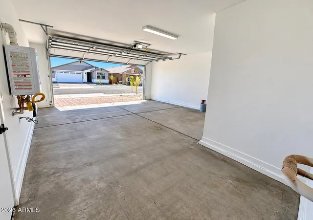 Photo 4 of Sale Pending at 8028 W Eaton Rd, Phoenix, AZ 85035 | MLS# 7085367 | Listing updated on 2026-10-29