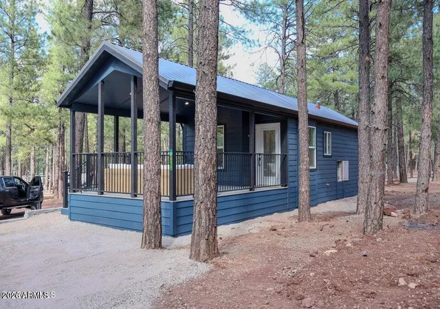 Photo 3 of Manufactured home for sale at 2101 W Route 66, Flagstaff, AZ 86001 | MLS# 7085471 | Listing updated on 2026-09-26