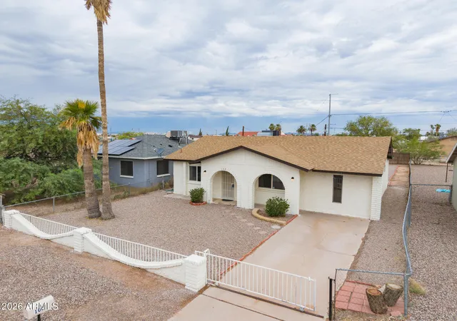 Photo 2 of Single family home for sale at 102 E Cedar Ave, Casa Grande, AZ 85122 | MLS# 7085435 | Listing updated on 2026-09-26