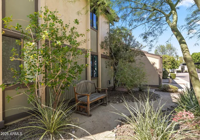 Photo 2 of Townhouse for sale at 7352 N 7th Place, Phoenix, AZ 85020 | MLS# 7087654 | Listing updated on 2026-10-26