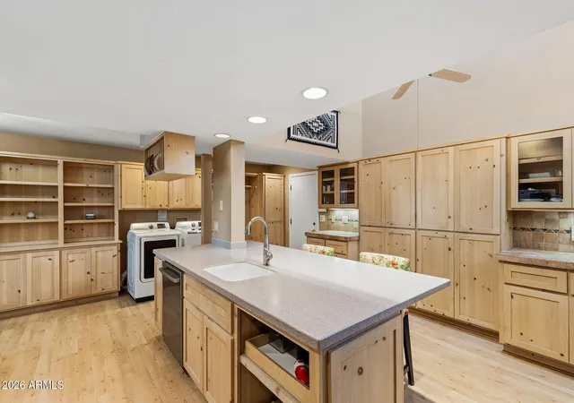 Photo 3 of Townhouse for sale at 7352 N 7th Place, Phoenix, AZ 85020 | MLS# 7087654 | Listing updated on 2026-10-26