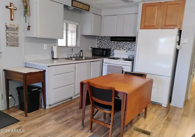 Photo 2 of Manufactured home for sale at 900 S Idaho Rd #940, Apache Junction, AZ 85119 | MLS# 7085594 | Listing updated on 2026-09-26