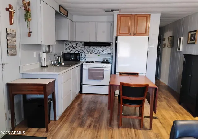 Photo 3 of Manufactured home for sale at 900 S Idaho Rd #940, Apache Junction, AZ 85119 | MLS# 7085594 | Listing updated on 2026-09-26
