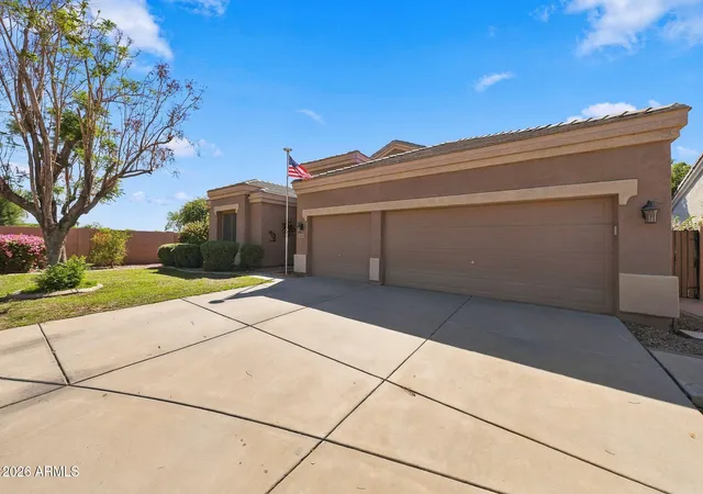 Photo 2 of Single family home for sale at 10459 E Idaho Cir, Mesa, AZ 85209 | MLS# 7086123 | Listing updated on 2026-10-30