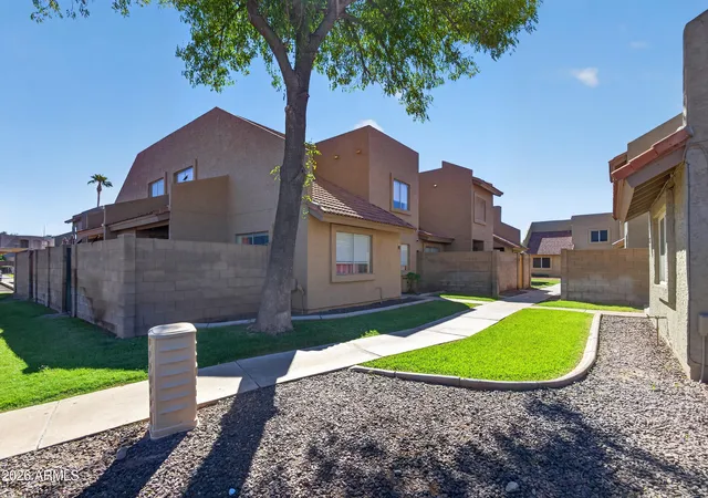 Listing Photo 2 - Condo for sale in building located at 222 W Brown Rd, Mesa, AZ 85201 - Unit #99