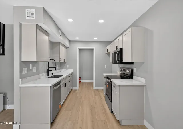 Listing Photo 3 - Condo for sale in building located at 222 W Brown Rd, Mesa, AZ 85201 - Unit #99