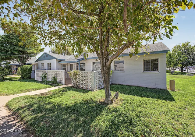 Listing Photo 1 - Condo for sale in building located at 2953 N 19Th Ave, Phoenix, AZ 85015 - Unit #49