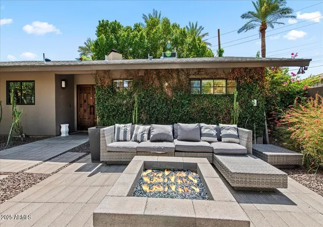 Photo 2 of Single family home for sale at 4721 E Calle Redonda, Phoenix, AZ 85018 | MLS# 7094803 | Listing updated on 2026-10-26