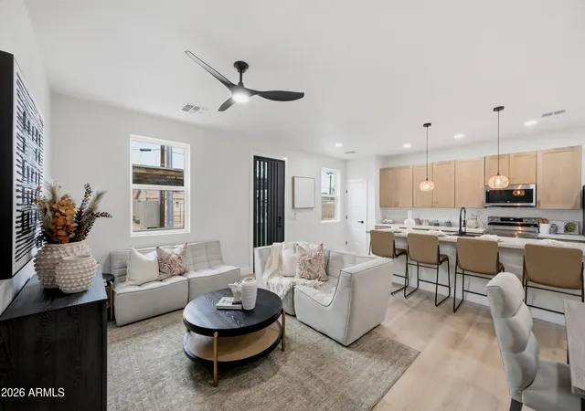 Photo 2 of Townhouse for sale at 170 E Monterey Way, Phoenix, AZ 85012 | MLS# 7098144 | Listing updated on 2026-10-27