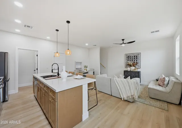 Photo 3 of Townhouse for sale at 170 E Monterey Way, Phoenix, AZ 85012 | MLS# 7098144 | Listing updated on 2026-10-27