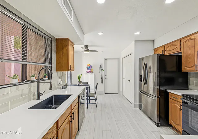 Photo 2 of Townhouse for sale at 9120 W Taro Ln, Peoria, AZ 85382 | MLS# 7092522 | Listing updated on 2026-10-28