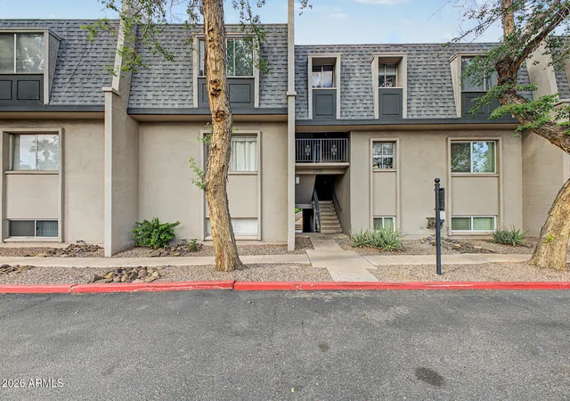 Listing Photo 1 - Condo for sale in building located at 1008 E Osborn Rd, Phoenix, AZ 85014 - Unit #C