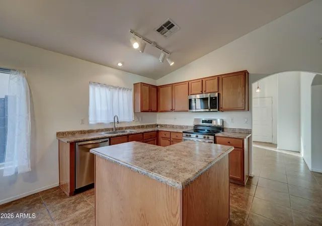 Photo 4 of Sale Pending at 22174 W Desert Bloom St, Buckeye, AZ 85326 | MLS# 7095712 | Listing updated on 2026-10-29