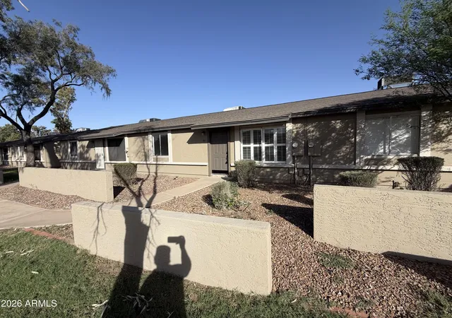 Listing Photo 1 - Condo for sale in building located at 6711 W Osborn Rd, Phoenix, AZ 85033 - Unit #90