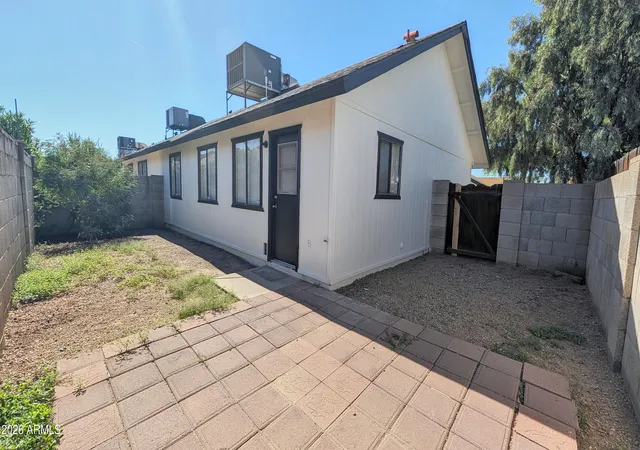 Photo 4 of Townhouse for sale at 5729 N 68th Avenue, Glendale, AZ 85303 | MLS# 7098953 | Listing updated on 2026-10-28