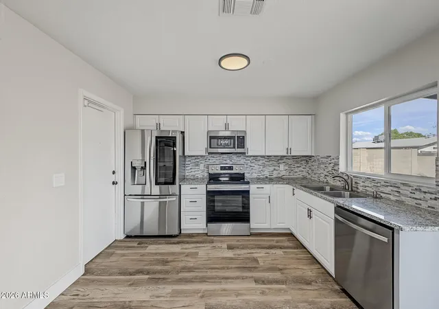 Photo 4 of Single family home for sale at 17605 N 9th Avenue, Phoenix, AZ 85023 | MLS# 7096636 | Listing updated on 2026-10-27