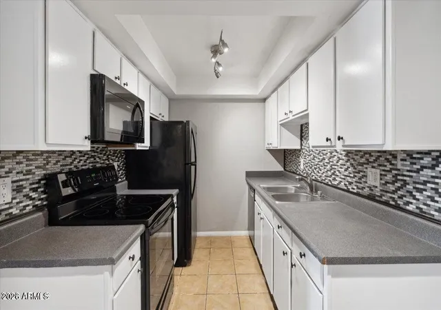 Listing Photo 1 - Condo for sale in building located at 1336 E Mountain Vw Rd, Phoenix, AZ 85020 - Unit #110