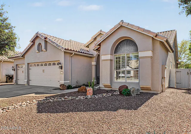 Photo 4 of Single family home for sale at 3319 E Tonto Ln, Phoenix, AZ 85050 | MLS# 7099831 | Listing updated on 2026-10-29