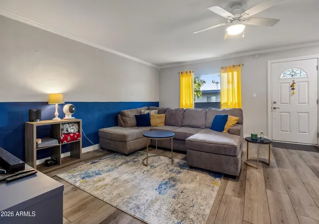 Listing Photo 2 - Condo for sale in building located at 3230 E Pinchot Ave, Phoenix, AZ 85018 - Unit #29