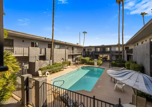 Listing Photo 5 - Condo for sale in building located at 3230 E Pinchot Ave, Phoenix, AZ 85018 - Unit #29