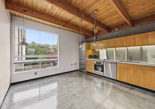 Listing Photo 1 - Condo for sale in building located at 727 E Portland St, Phoenix, AZ 85006 - Unit #17