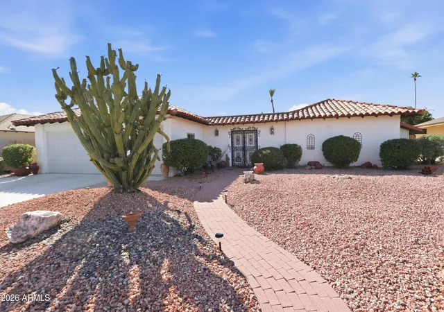 Photo 2 of Single family home for sale at 10510 W Kingswood Cir, Sun City, AZ 85351 | MLS# 7099468 | Listing updated on 2026-10-29