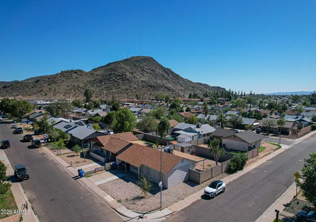 Photo 2 of Single family home for sale at 2041 W Dahlia Dr, Phoenix, AZ 85029 | MLS# 7099527 | Listing updated on 2026-10-29