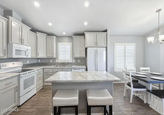 Photo 4 of Manufactured home for sale at 650 N Hawes Rd #3209, Mesa, AZ 85207 | MLS# 7099800 | Listing updated on 2026-10-29
