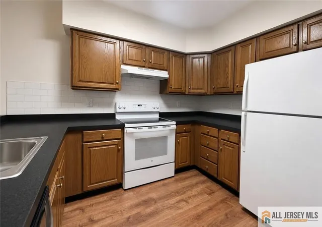 Photo 4 of Condo for sale at 100 John T O Leary Blvd #416, South Amboy, NJ 08879 | MLS# 2770450M | Listing updated on 2026-09-04