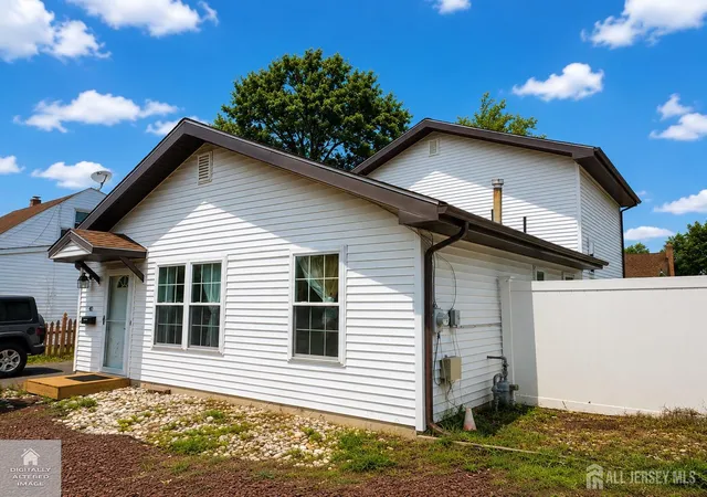 Photo 2 of Single family home for sale at 40 Compton Ave, Hazlet Township, NJ 07734 | MLS# 2704884R | Listing updated on 2026-09-21