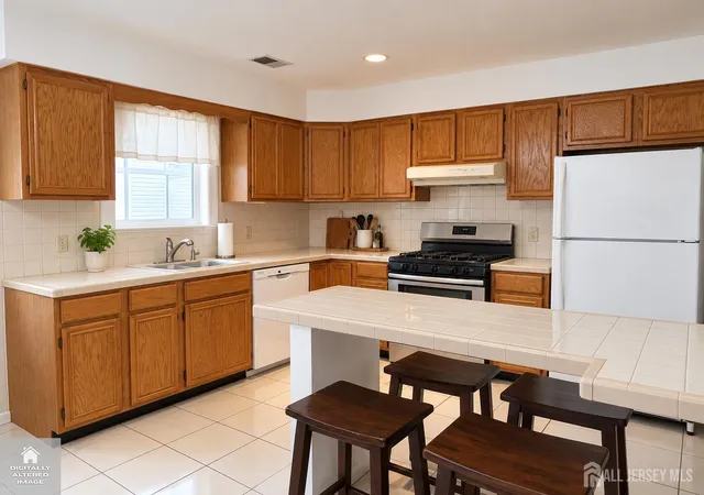 Photo 3 of Single family home for sale at 40 Compton Ave, Hazlet Township, NJ 07734 | MLS# 2704884R | Listing updated on 2026-09-21