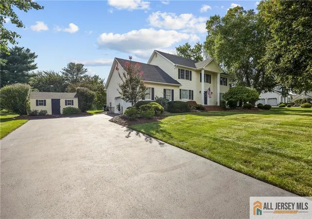 Photo 3 of Single family home for sale at 9 Talmadge Dr, Monroe Township, NJ 08831 | MLS# 2770358M | Listing updated on 2026-09-16