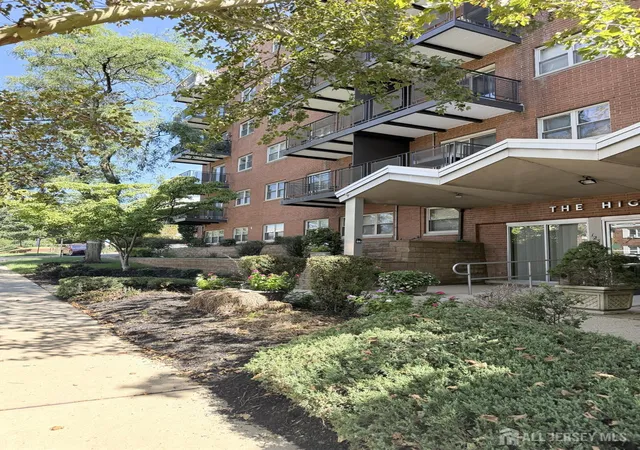 Photo 3 of Condo for sale at 123 S Adelaide Ave #2D, Highland Park, NJ 08904 | MLS# 2704113R | Listing updated on 2026-09-08