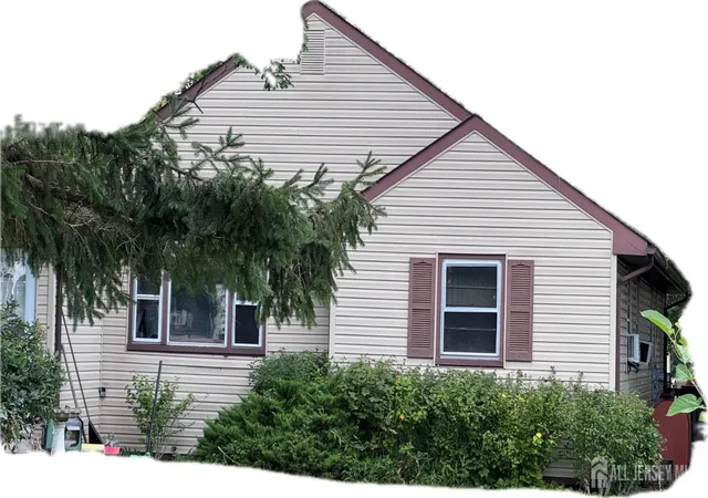 Photo 1 of Single family home for sale at 16 Laurence Pkwy, Laurence Harbor, NJ 08879 | MLS# 2704461R | Listing updated on 2026-09-21