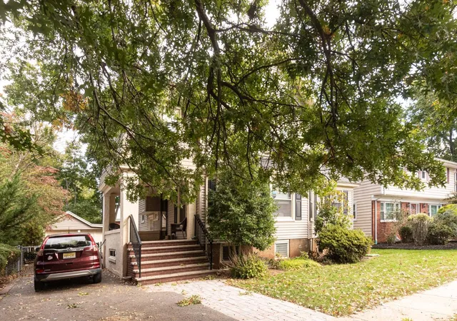 Photo 1 of Single family home for sale at 15 N 6th Avenue, Highland Park, NJ 08904 | MLS# 2705875R | Listing updated on 2026-10-26