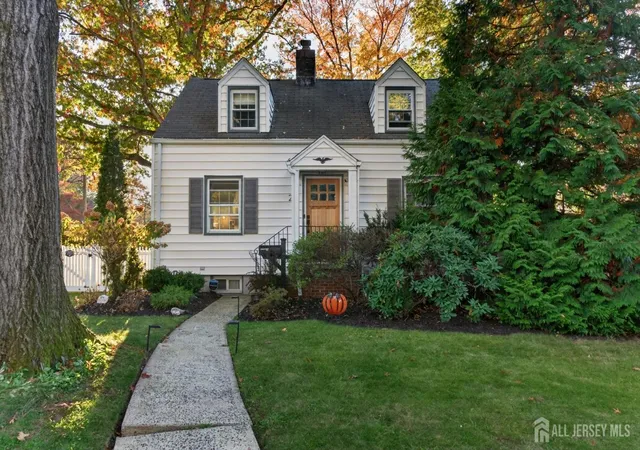 Photo 1 of Single family home for sale at 201 Arbor St, Cranford, NJ 07016 | MLS# 2707010R | Listing updated on 2026-10-29